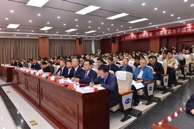 来自全国80多家科研机构的专家参加论坛。学校供图